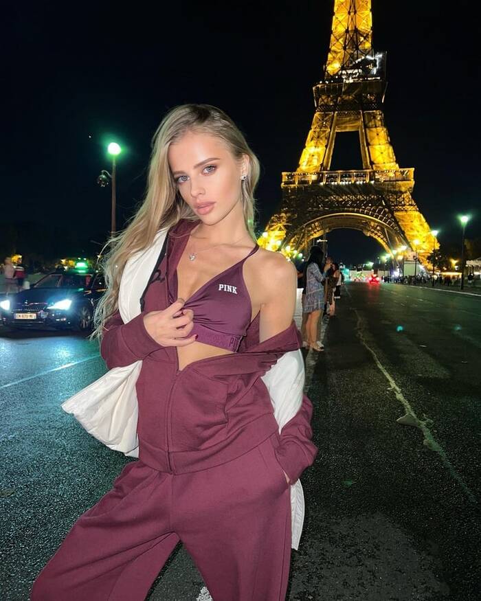 Tisshko and the Eiffel Tower - NSFW, Girls, Vertical video, beauty, Tower, France, Fashion model, Photographer, The photo, PHOTOSESSION, Professional shooting, Beautiful, Figure, Longpost, Paris