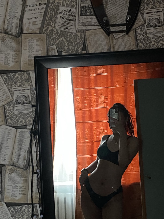 I washed the mirror, thank you :) - NSFW, My, 18 years, Figure, Longpost, Reflection, Mirror, Text
