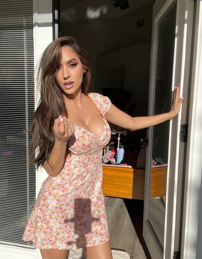 Come to me - NSFW, Reena Sky, Makeup, Brunette, Long hair, Models, The dress, The photo, Porn Actors and Porn Actresses, Onlyfans, Pornhub