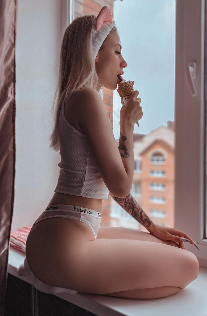 Heat - NSFW, Erotic, Girls, Booty, Legs, Boobs, Ice cream, Girl with tattoo, Longpost