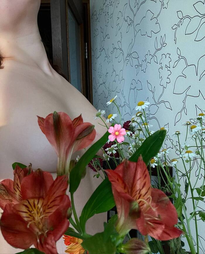 Hiding again - NSFW, My, Flowers, Boobs, Erotic, Homemade