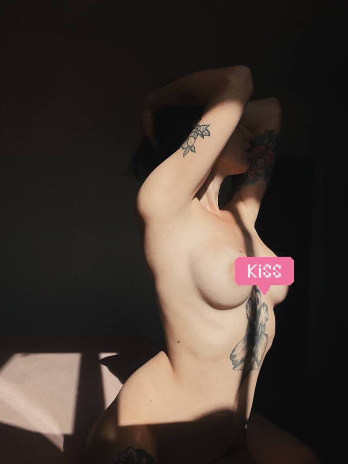 Basking in the morning sun - NSFW, My, Girls, Erotic, Boobs, Girl with tattoo, The sun, Morning, The photo, Homemade, beauty, Figure